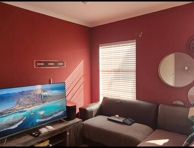3 BEDROOM HOUSE FOR SALE IN RACEWAY